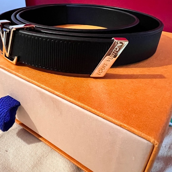 Louis Vuitton belt - Picture 9 of 9